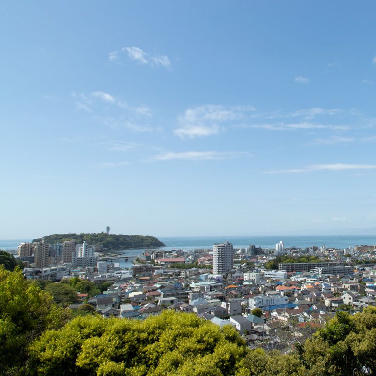 江の島が一望できる学園からの景色